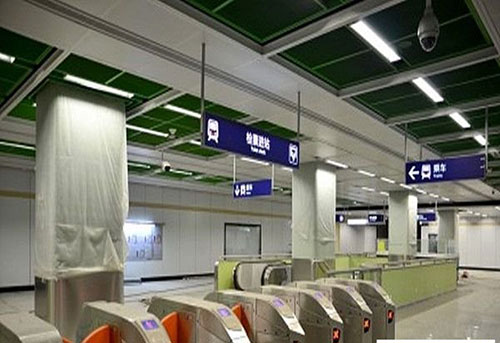 深圳机场全高转闸安装成功